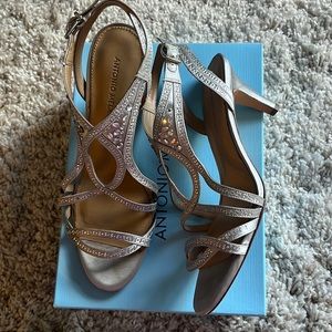 Antonio Melani Taiya Heel
